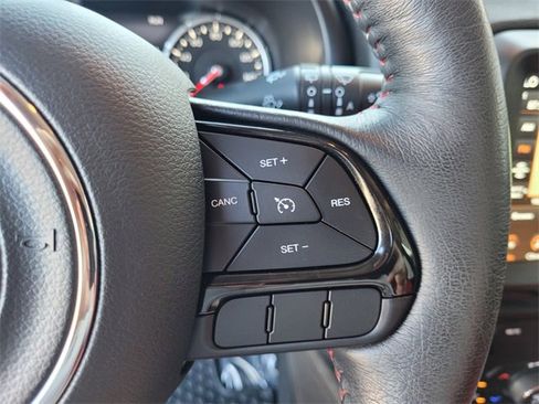 Used 2022 Jeep Renegade Trailhawk image 34