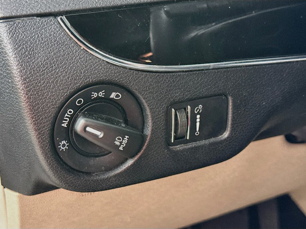 Used 2017 Dodge Grand Caravan SXT FWD image 10