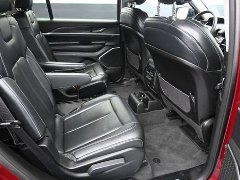 Used 2021 Jeep Grand Cherokee L Limited AWD/4WD image 18