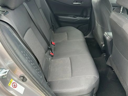 Used 2018 Toyota C-HR XLE image 19