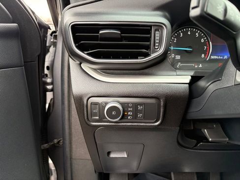 Used 2021 Ford Explorer XLT w/ Equipment Group 202A image 23