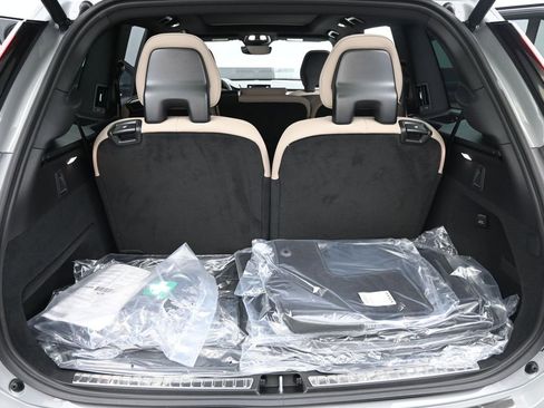 New 2026 Volvo XC90 B6 Plus w/ Protection Package Premier AWD/4WD image 18