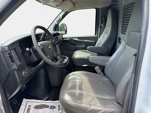 Used 2013 Chevrolet Express 3500 image 9