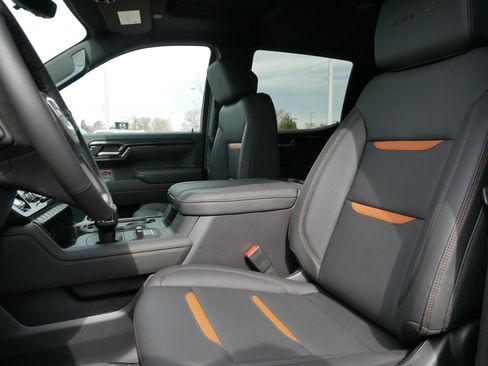 New 2026 GMC Sierra 1500 AT4 w/ Technology Package image 4