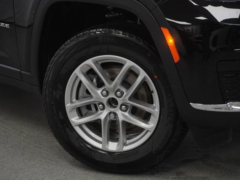 New 2026 Jeep Grand Cherokee L Laredo AWD/4WD image 4