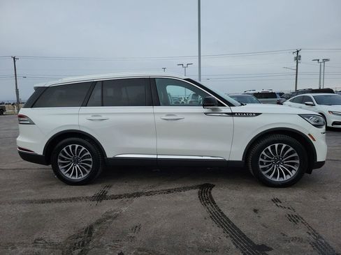 Certified 2020 Lincoln Aviator Reserve w/ Elements Package Plus image 3