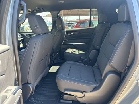 New 2026 Chevrolet Traverse LT image 11