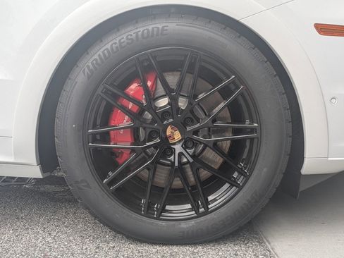 Used 2025 Porsche Cayenne S image 29