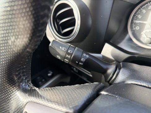 Used 2016 Toyota Tacoma SR5 image 16