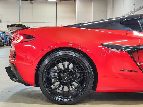 Used 2025 Chevrolet Corvette Z06 w/ Battery Protection Package RWD image 24
