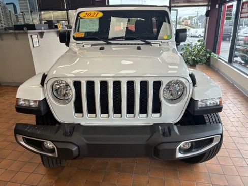 Used 2021 Jeep Wrangler Unlimited Sahara w/ Safety Group image 4