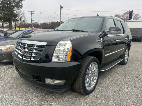 Used 2011 Cadillac Escalade AWD w/ Touring Package image 2
