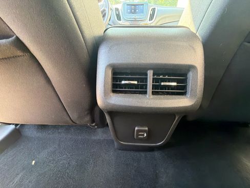 Used 2020 Chevrolet Equinox LT FWD image 34