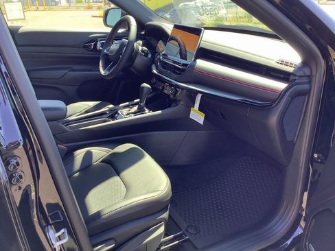 New 2025 Jeep Compass Trailhawk w/ Sun & Sound Group image 36