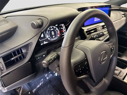 Used 2025 Lexus ES 350 w/ Premium Package FWD image 9