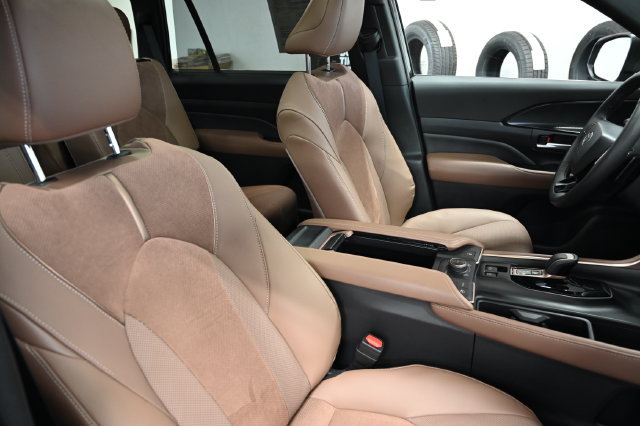 Certified 2026 Toyota Grand Highlander AWD Hybrid image 9