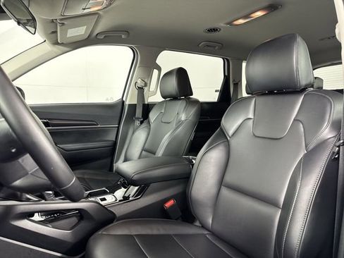 Used 2024 Kia Telluride LX image 18