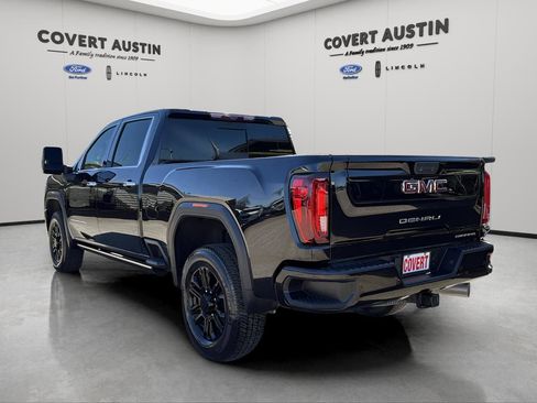 Used 2022 GMC Sierra 2500 Denali w/ Denali Black Diamond Edition image 3