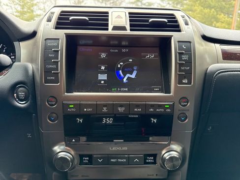 Used 2015 Lexus GX 460 w/ Premium Package image 19