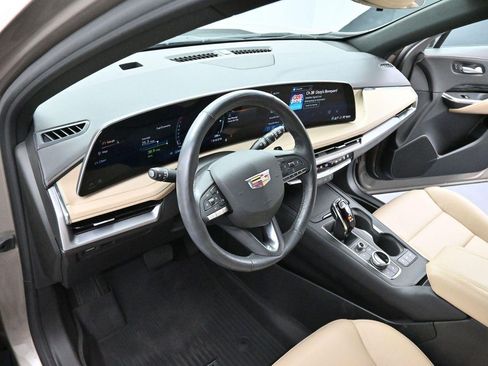 Certified 2024 Cadillac XT4 Luxury w/ Cold Weather Package FWD image 12