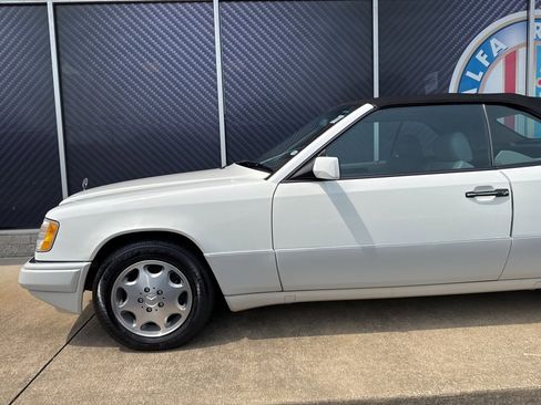 Used 1995 Mercedes-Benz E 320 Convertible image 13