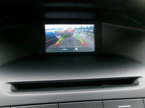 Used 2016 Ford Focus SE w/ SE Sport Package image 17