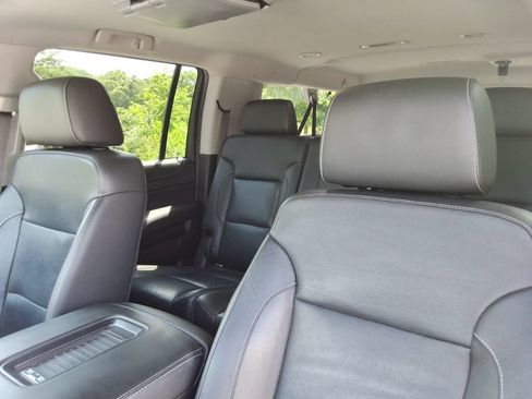 Used 2017 GMC Yukon XL SLT RWD image 24