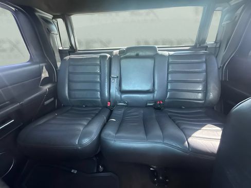 Used 2005 HUMMER H2 SUT w/ Preferred Equipment Group AWD/4WD image 11