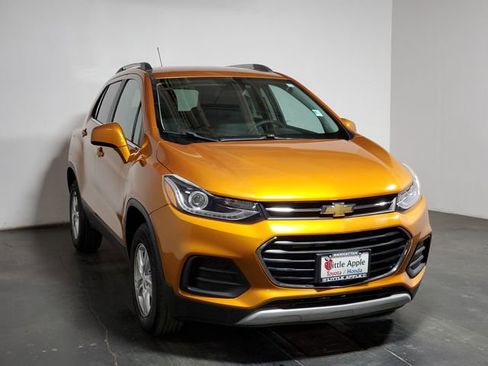 Used 2017 Chevrolet Trax LT image 2