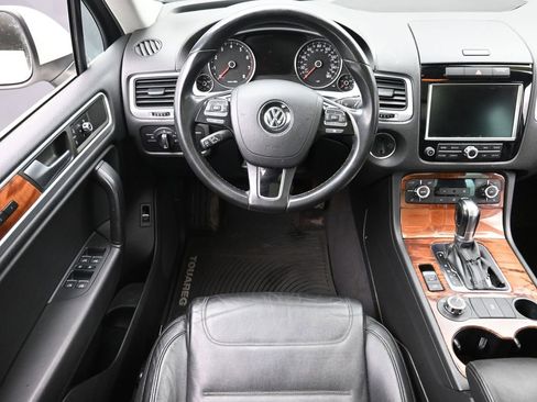 Used 2011 Volkswagen Touareg VR6 AWD/4WD image 15