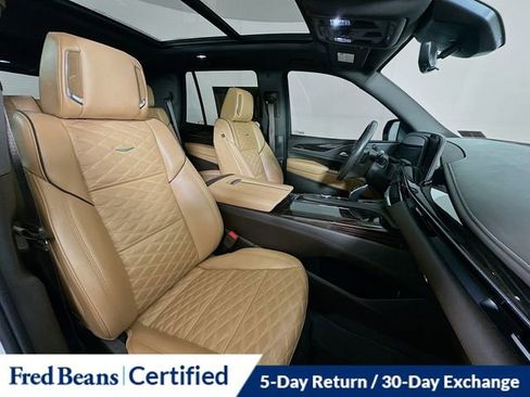 Used 2023 Cadillac Escalade Premium Luxury w/ LPO, Radiant Package image 33