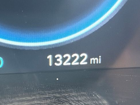 Used 2025 Hyundai Elantra Limited image 38