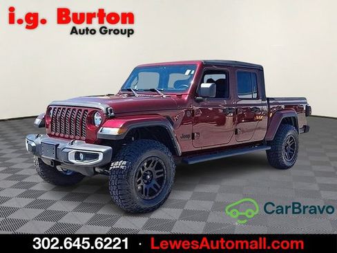 Used 2022 Jeep Gladiator Sport AWD/4WD image 3
