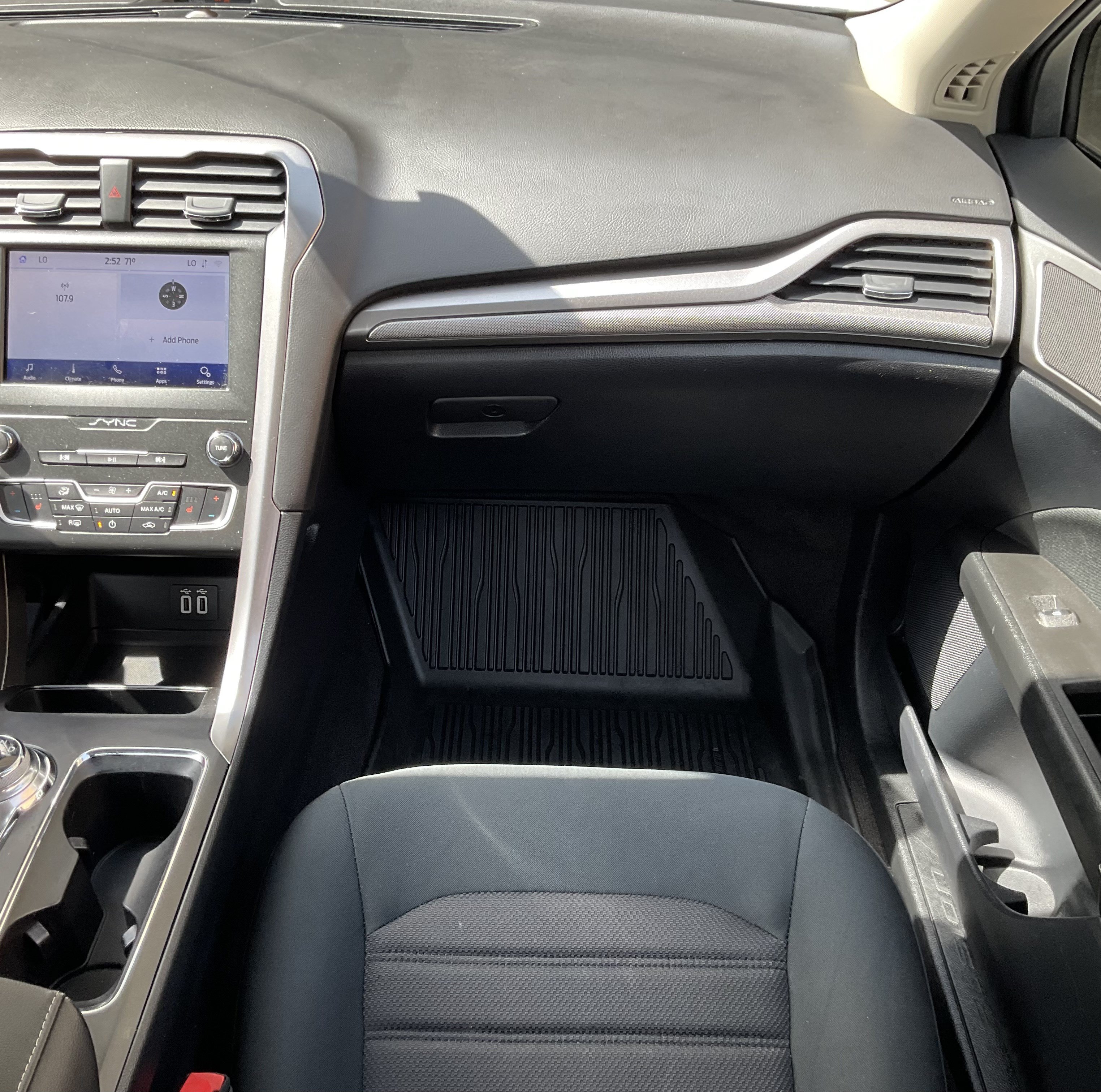 Used 2020 Ford Fusion SE AWD/4WD image 23