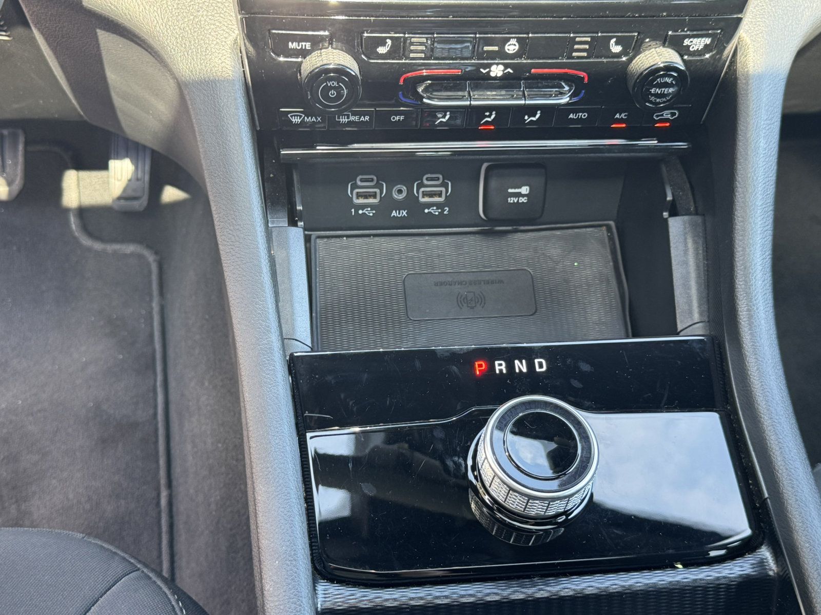 Used 2025 Jeep Grand Cherokee Laredo X w/ Luxury Tech Group I RWD image 30