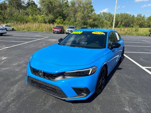 Used 2024 Honda Civic Sport image 2