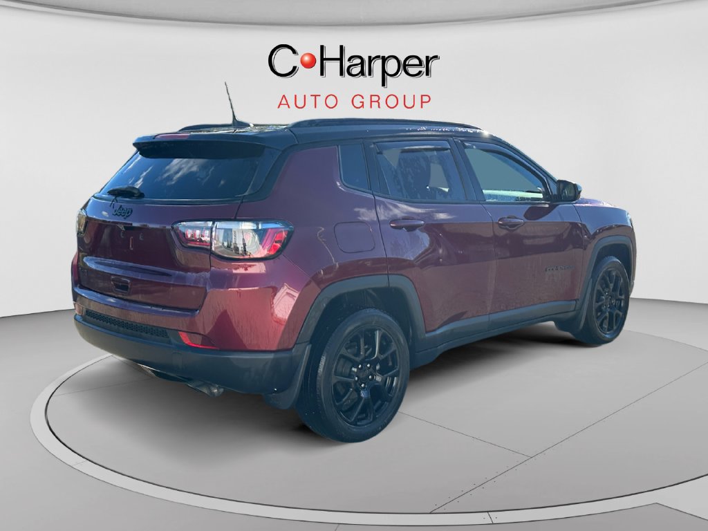 Used 2022 Jeep Compass Latitude AWD/4WD image 3