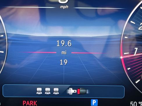 New 2026 Mercedes-Benz GLC 300 image 25