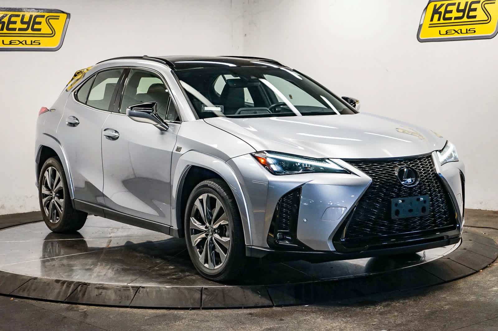 Used 2024 Lexus UX 250h F Sport FWD image 3