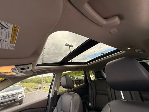 Certified 2023 Nissan Rogue SV w/ SV Premium B Package AWD/4WD image 16