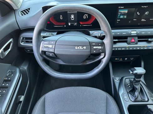 Used 2025 Kia K4 FWD image 15