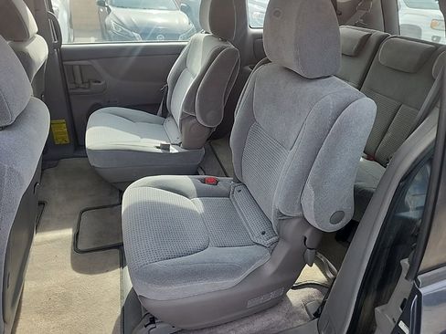 Used 2009 Toyota Sienna CE image 11