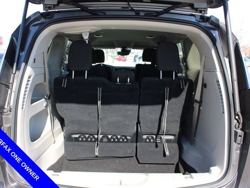 Used 2023 Chrysler Voyager LX image 10
