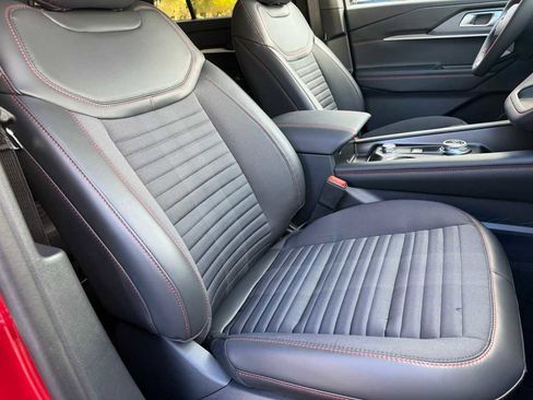 New 2026 Ford Explorer ST-Line w/ ST-Line Street Pack image 11