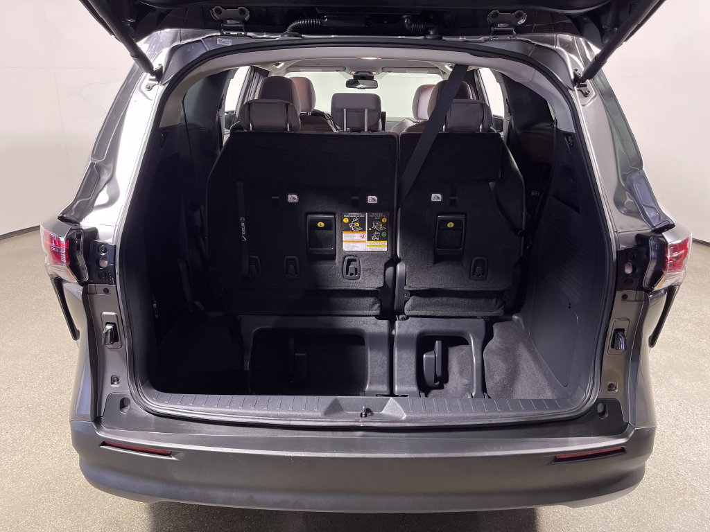 Certified 2026 Toyota Sienna LE AWD/4WD image 10