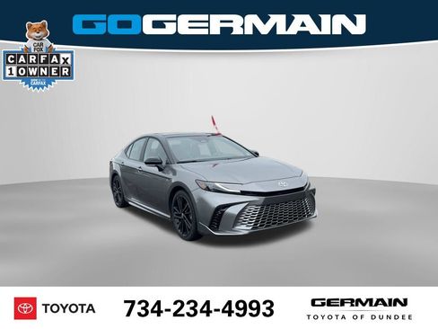 Used 2025 Toyota Camry XSE FWD image 4