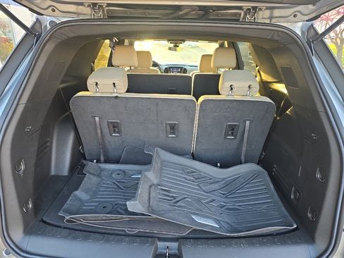 Used 2023 Chevrolet Traverse LS w/ Midnight/Sport Edition image 12