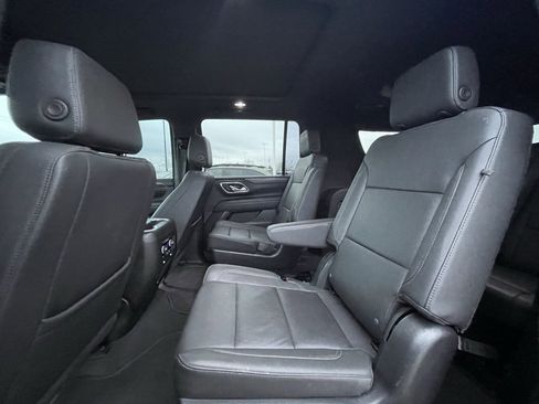 Used 2023 Chevrolet Suburban Z71 w/ Luxury Package image 28