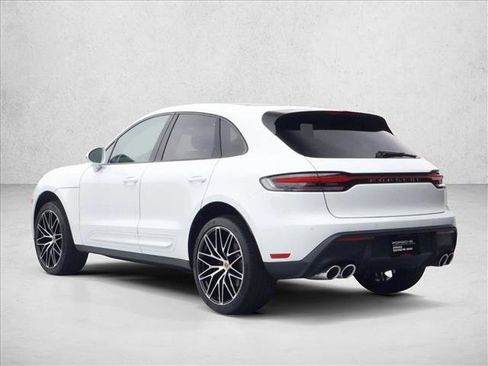 Certified 2025 Porsche Macan AWD/4WD image 3