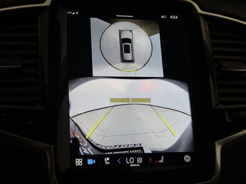 Used 2025 Volvo XC90 B5 Plus w/ Protection Package Premier image 10